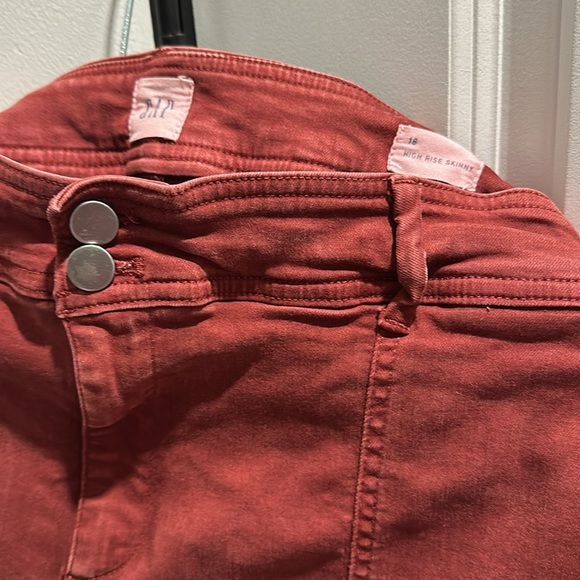 High rise skinny jeans with center leg seam and double buttons - Picture 2 of 4